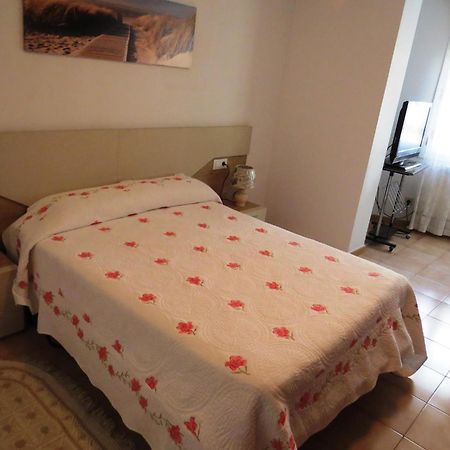 Tarragona Apartment โรเซส ภายนอก รูปภาพ